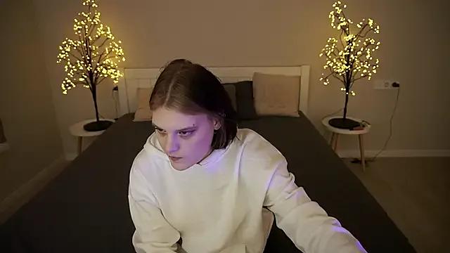 CandyBooms_ from StripChat is Freechat