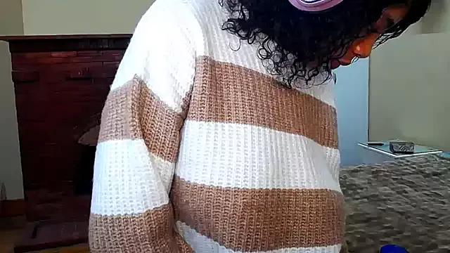 CaramelDelux27 from StripChat