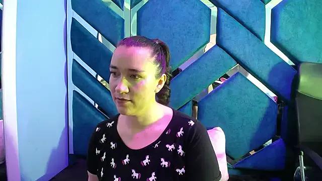 Carolaine_Dh1 from StripChat is Freechat