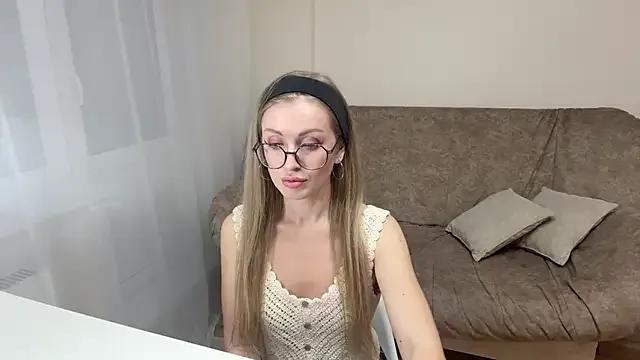 Carolin_Rogers from StripChat is Freechat