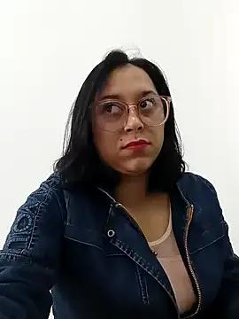 Caroline-17 from StripChat is Freechat