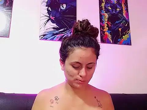 Caroline_Jons from StripChat is Freechat