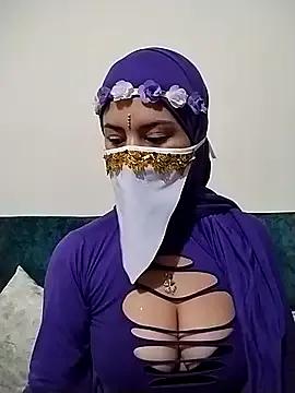 caroline_peed from StripChat is Freechat