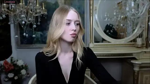 CarolineDjein from StripChat is Freechat