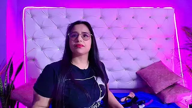 carolinee_sweet_ from StripChat is Freechat