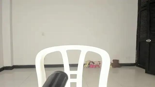 CAROLINNAGOMEZ from StripChat is Freechat