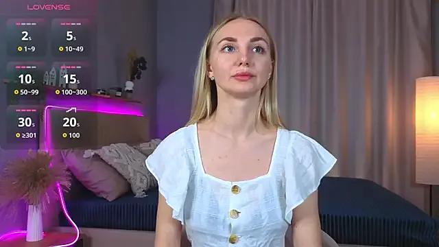 Carollina_ from StripChat is Freechat