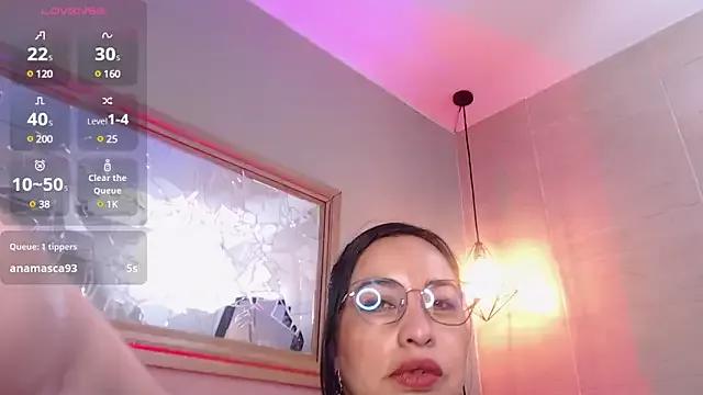 Chanel_milff_ from StripChat is Freechat