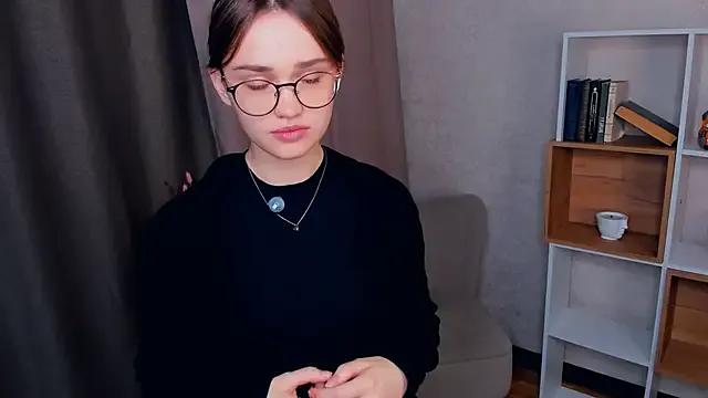 CherlynVannah from StripChat is Freechat