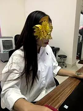 Cherry-Min from StripChat is Freechat
