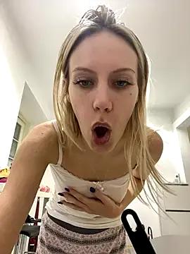 cherryrose555 from StripChat is Freechat