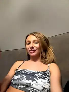 Cheryl555x from StripChat is Freechat
