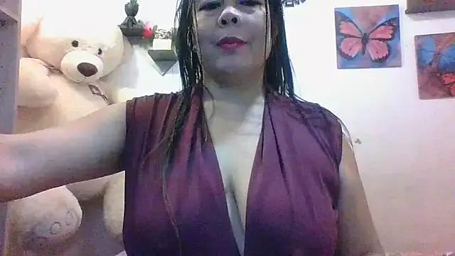 ChiaraFioree from StripChat is Freechat