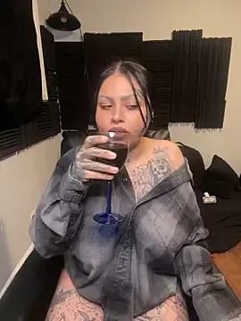 chicanachic13 on StripChat 