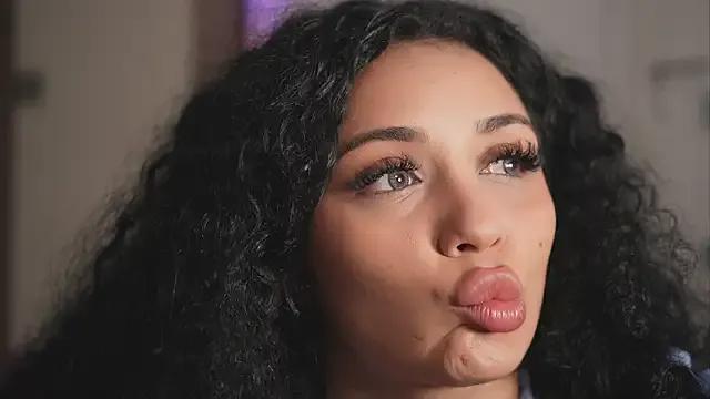 ChloeJoyce from StripChat is Freechat