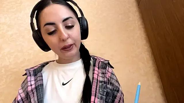 CindyFlowers from StripChat is Freechat