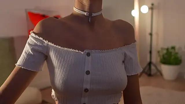 CindyrellaSecrets from StripChat is Freechat