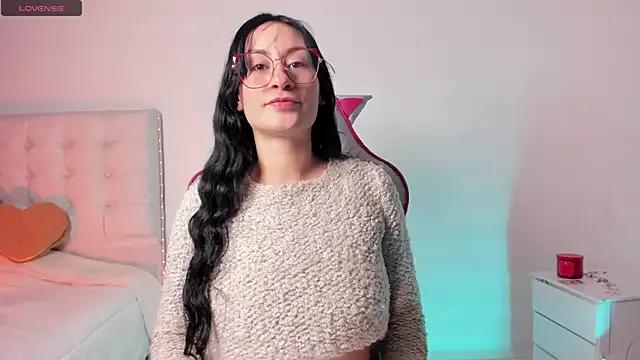 clover_tter_ from StripChat is Freechat