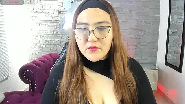 Conniejames_m from StripChat