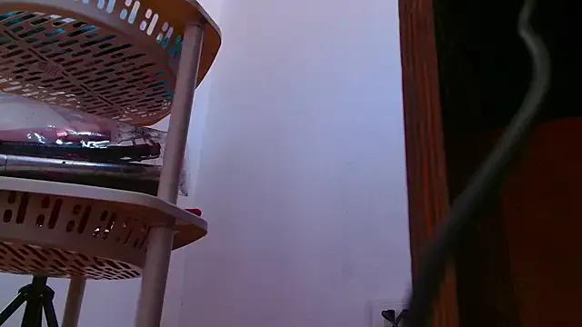 coralineruso from StripChat is Freechat