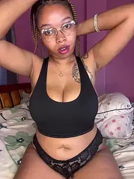 CreamyBerryy from StripChat is Freechat