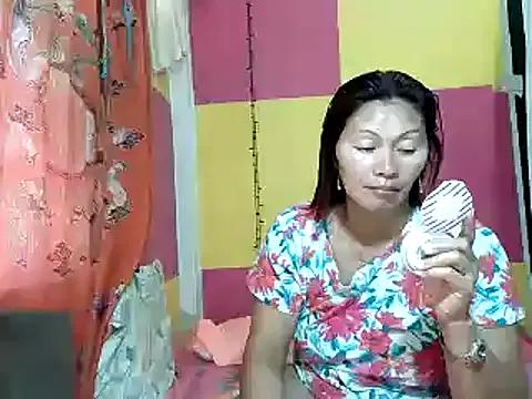 CreamyPussy_Momy69 from StripChat is Freechat