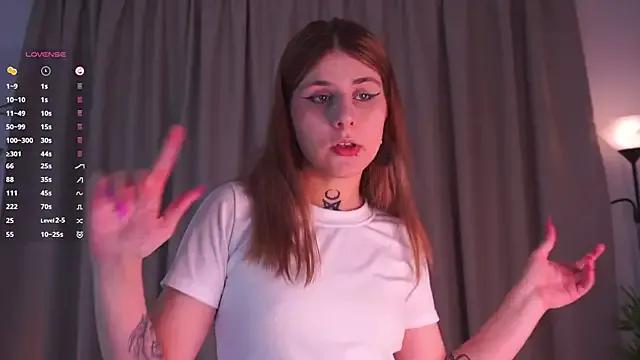 CrystalMyst from StripChat is Freechat