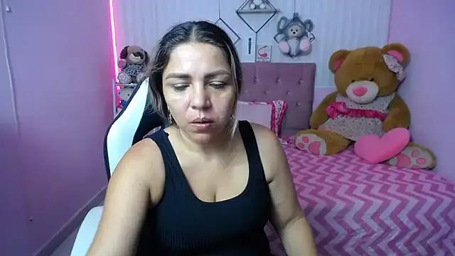 cum_bigass from StripChat is Freechat