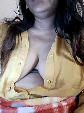 Cute-Divya from StripChat is Freechat