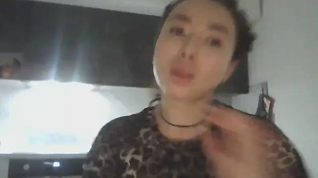 Cynariva from StripChat is Freechat