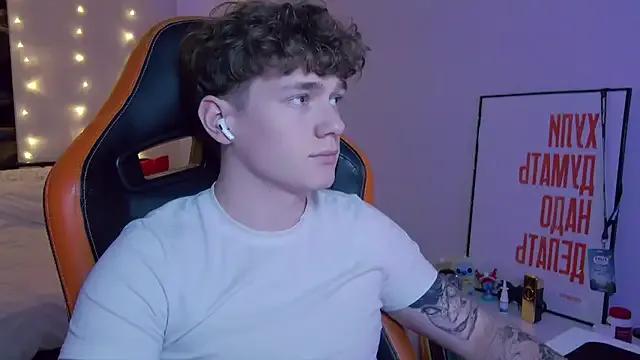 DanyDavis from StripChat is Freechat