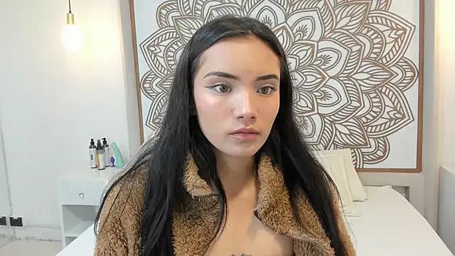 Daphne_Nicolle from StripChat is Freechat
