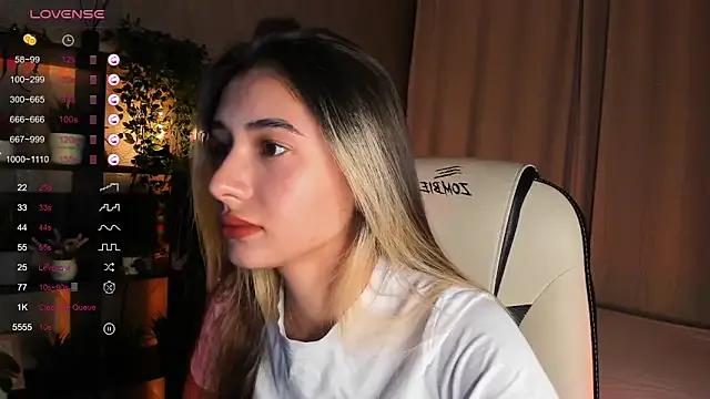 DarlaLike from StripChat is Freechat
