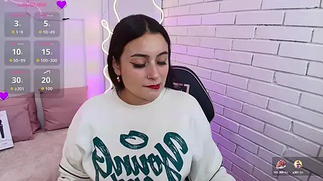 Darling_tay from StripChat is Freechat