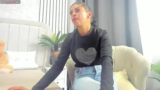 DaryaReed from StripChat is Freechat