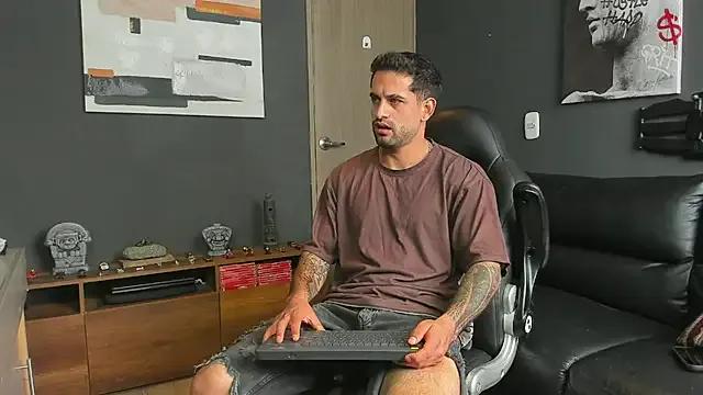 Davevilboy from StripChat is Freechat