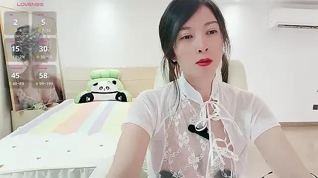 Dazzlebean from StripChat