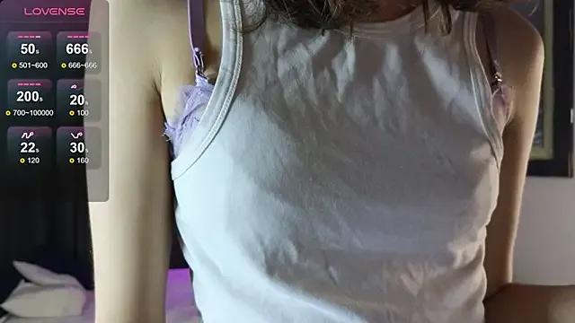 DebiHenks from StripChat is Freechat