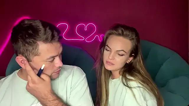 deeplookscouple from StripChat is Freechat