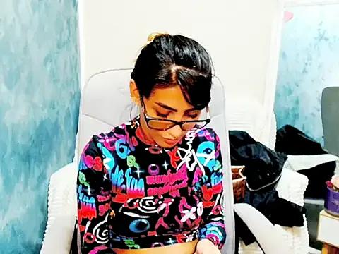 DeepRedPleasure from StripChat is Freechat