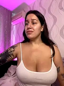 DemiDiamond from StripChat is Freechat