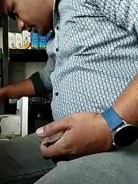 Desi_muslimcouple from StripChat is Freechat