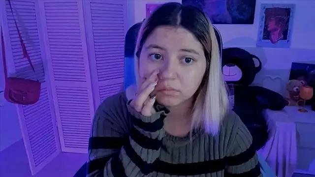 DiaAngell from StripChat