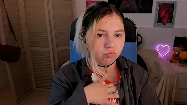 DiaAngell from StripChat is Freechat