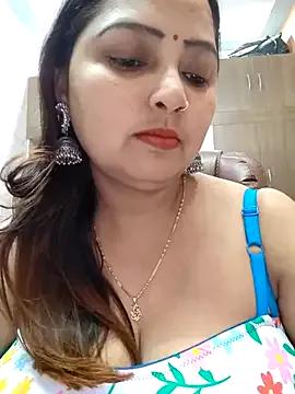 Dianaa9 from StripChat is Freechat