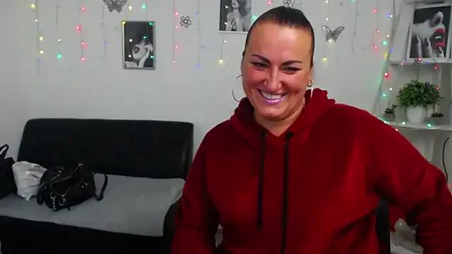 DianaMGG from StripChat is Freechat