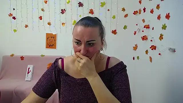 DianaMGG from StripChat is Freechat