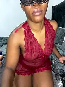 DiosaTheSquirter from StripChat is Freechat