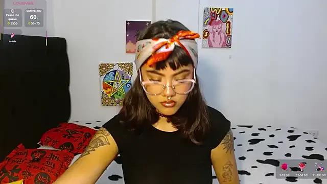 Divinejewel444 from StripChat is Freechat