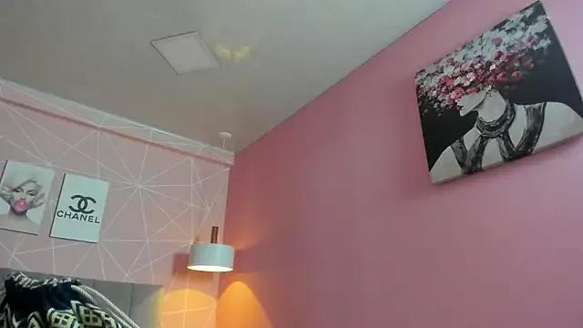 dolly_zoe from StripChat